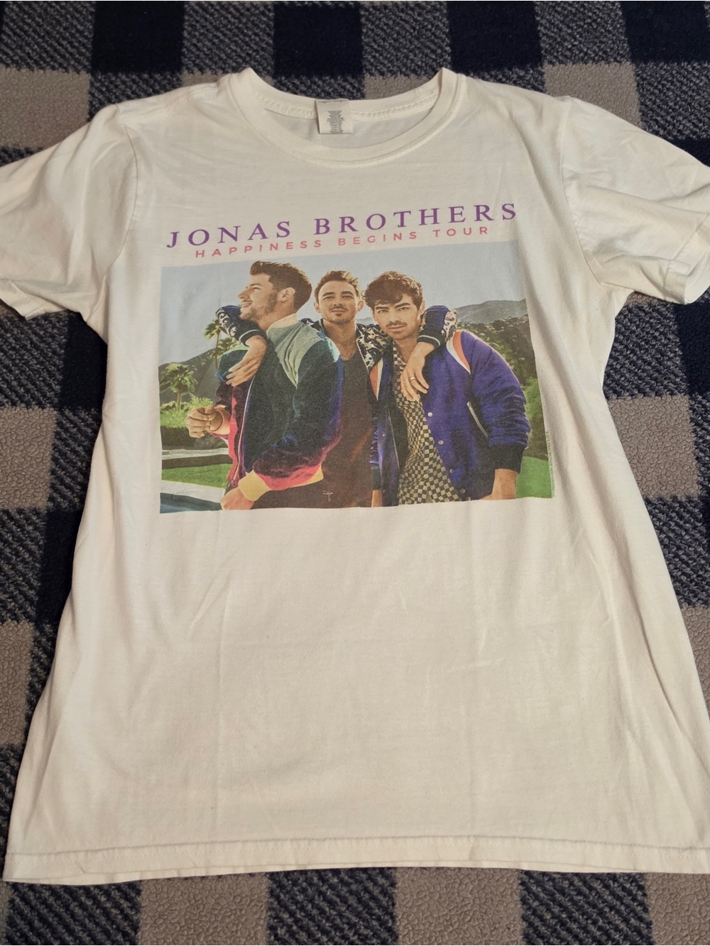 Jonas brothers "happiness begins 2019 tour" shirt